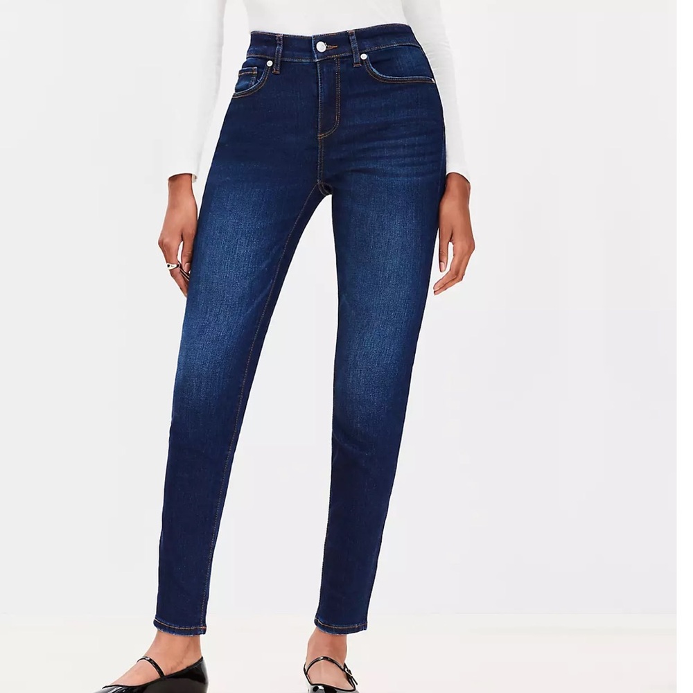 NWT LOFT Curvy Mid Rise Skinny Jeans in Vintage Dark Wash Size 31